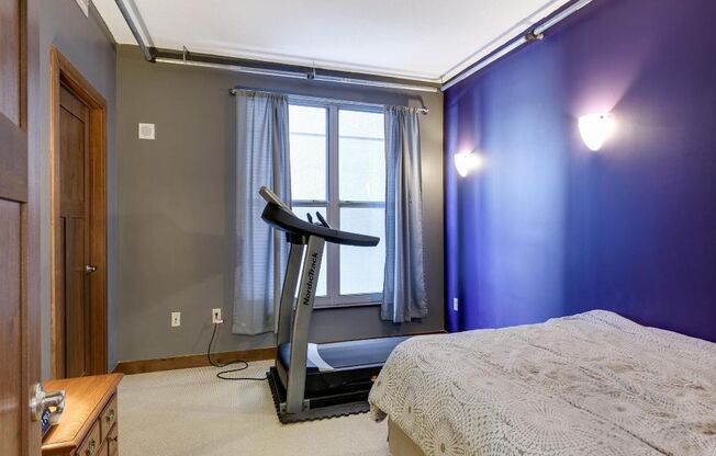 3 beds, 2 baths, $3,099, Unit #707