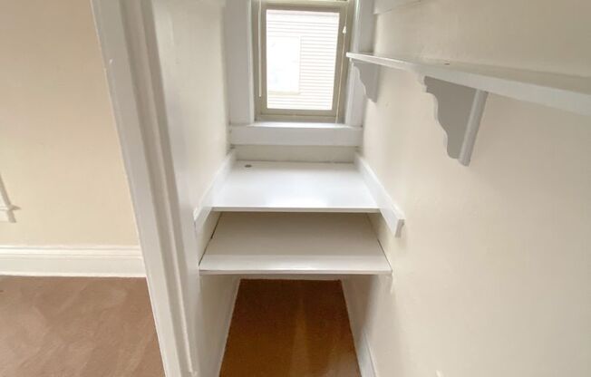 Studio, 1 bath, 280 sqft, $1,295, Unit 208