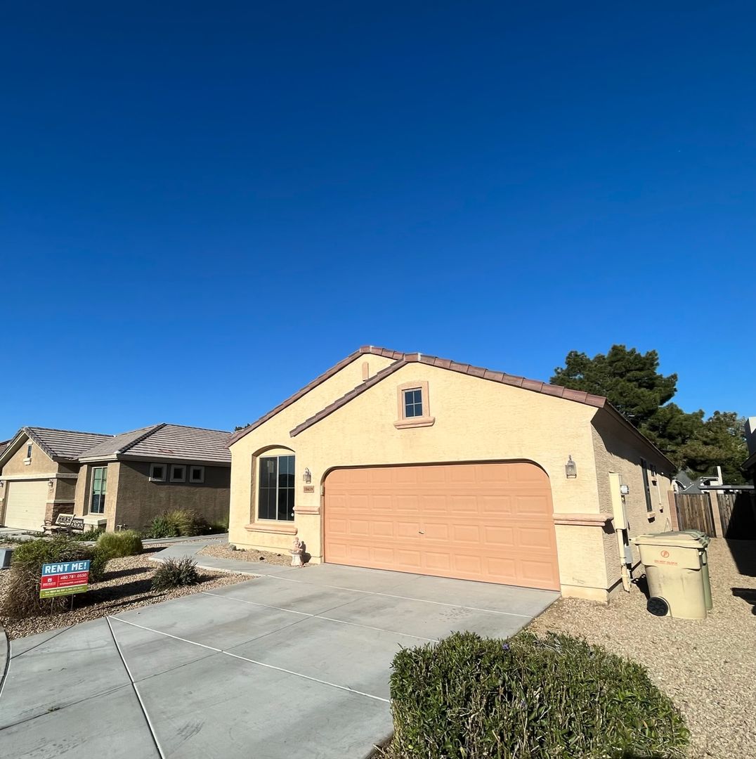 3 Bedroom Home in the Beacon Heights Community Near W Peoria Ave and N 55th Ave!