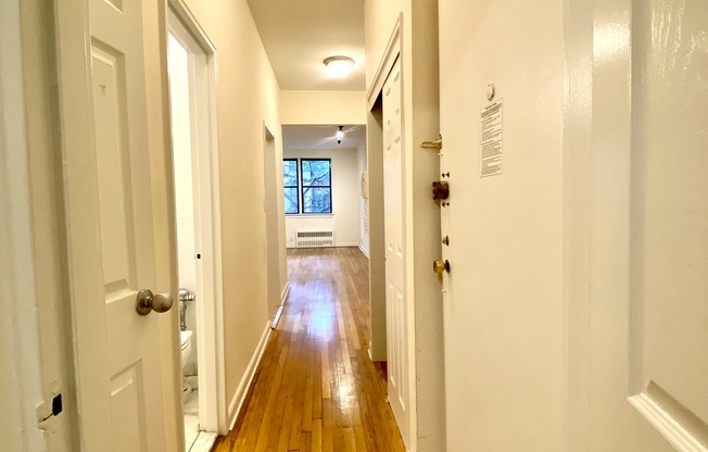 1 bed, 1 bath, $3,300, Unit 3C