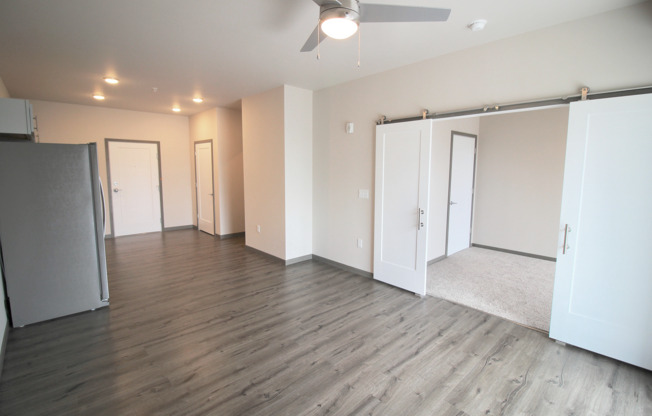 1 bed, 1 bath, 720 sqft, $1,245, Unit UW 1425-304