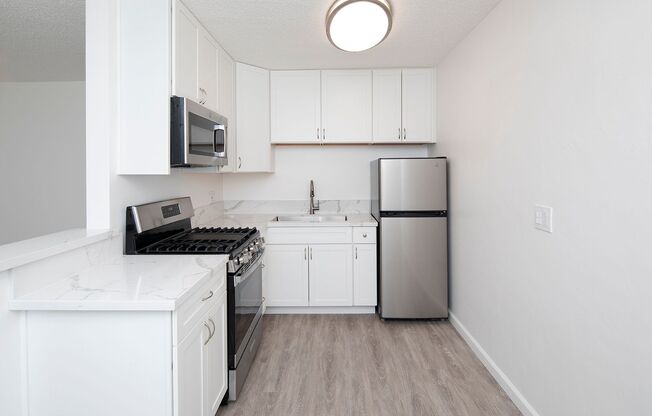 1 bed, 1 bath, $2,095, Unit 20
