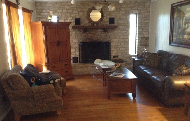 3 beds, 2 baths, $1,700