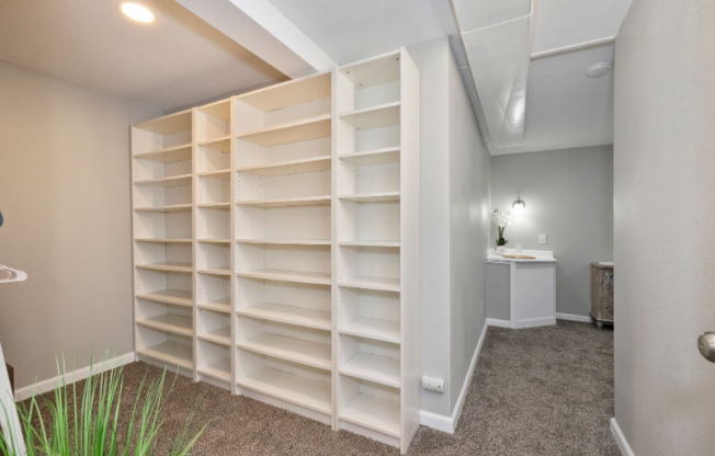 1613 SCOTT PL