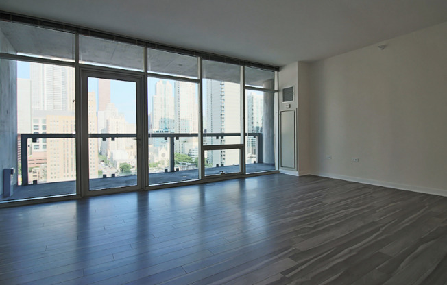 125 W CHICAGO