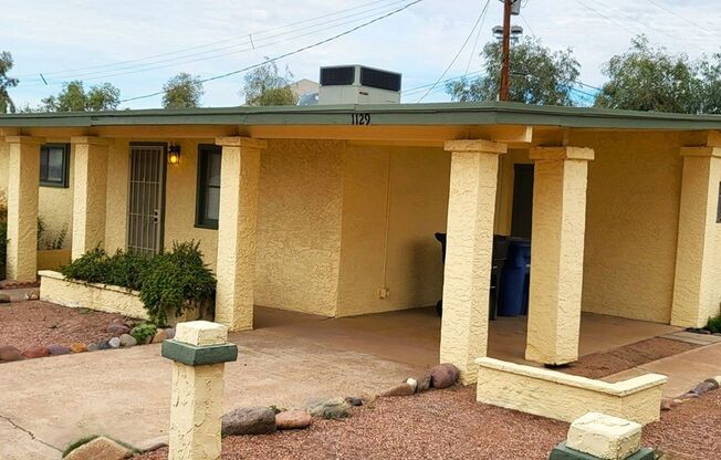 CUTE TEMPE HOME ON NO OUTLET STREET!!