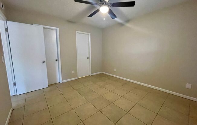 1BD/1BA Apartment off Curry Ford in Henley Park Apartments!