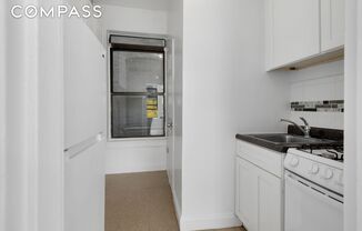 Studio, $2,000, Unit 3A