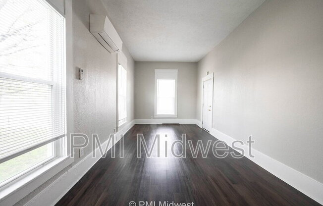 611 N Main St