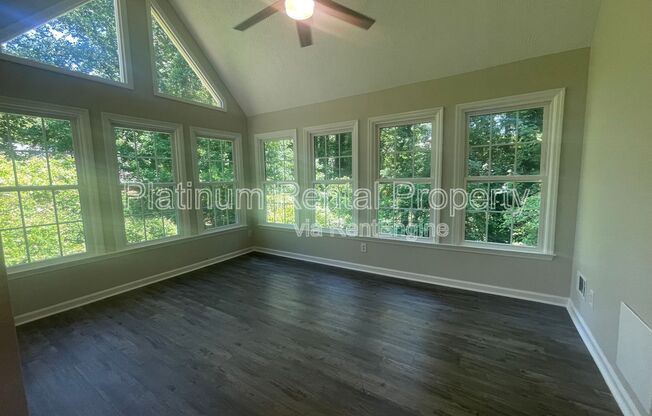 4 beds, 2.5 baths, 2,959 sqft, $2,695