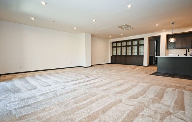 $4,790 - GORGEOUS FOUR BEDROOM HOME IN THE HEART OF DUBLIN