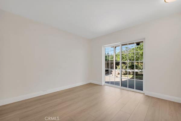21631 MULHOLLAND DR
