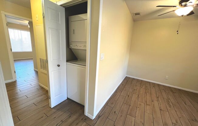 2 beds, 2 baths, $1,275, Unit UNIT 1038