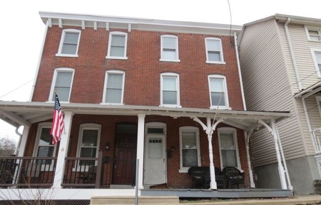 West Conshohocken 4 Bedroom 2 brick bath Twin $2,500/mo