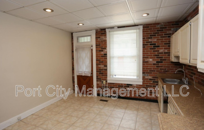 715 S LINWOOD AVE