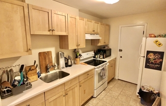 2 beds, 1 bath, 800 sqft, $2,500, Unit 2