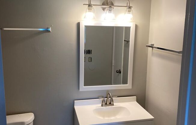 2 beds, 2 baths, 965 sqft, $1,095, Unit 30