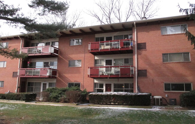 2 beds, 1 bath, $1,925, Unit Unit 102