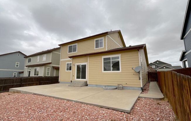 4 beds, 3 baths, $2,550