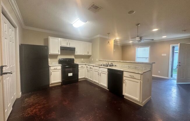 3 beds, 2 baths, $1,000