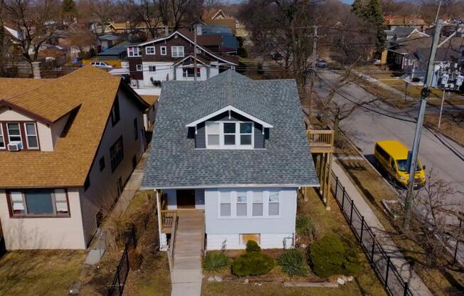 634 W 111 ST