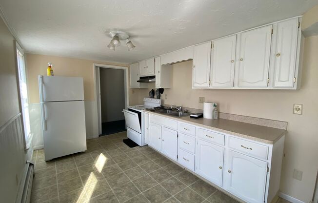 1 bed, 1 bath, $1,000, Unit 4