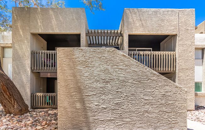 2 beds, 2 baths, 950 sqft, $1,300, Unit 214