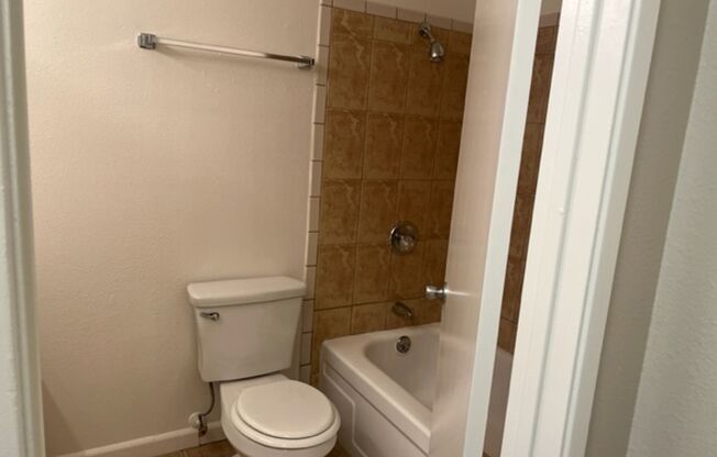 1 bed, 1 bath, 704 sqft, $1,425, Unit 20