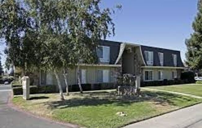 Studio, 1 bath, 409 sqft, $1,249, Unit 58