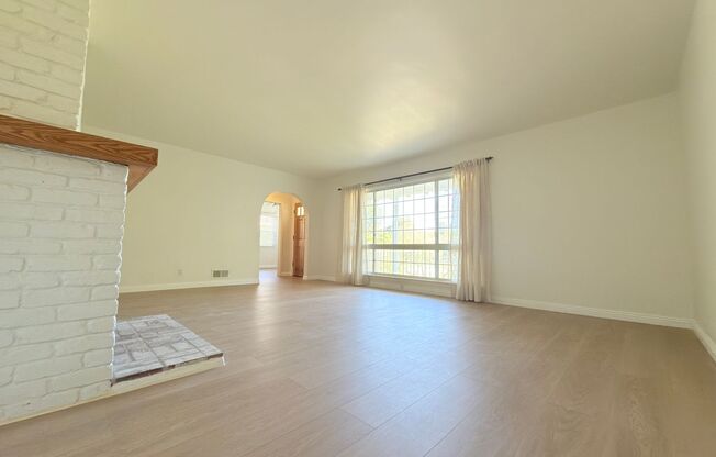 Stunning 4-Bedroom Home in Quiet North Hills