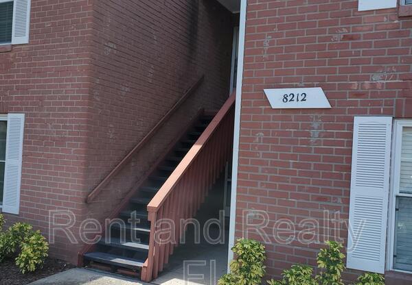 8212 11 ST N