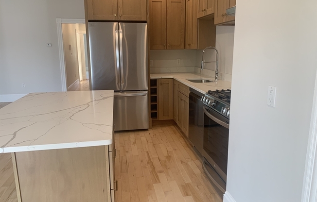 873 E 4 ST