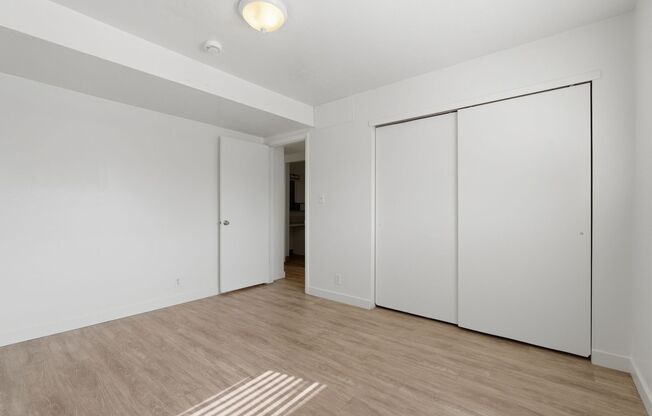 2 beds, 1 bath, 750 sqft, $1,175, Unit 31