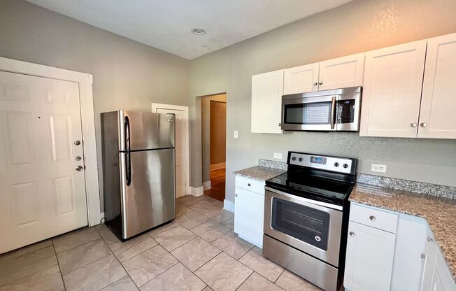 1 bed, 1 bath, 810 sqft, $1,199, Unit Unit 2