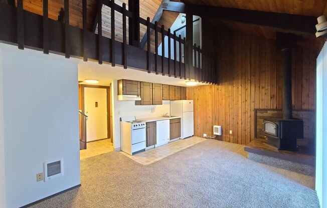 1 bed, 1 bath, 450 sqft, $1,050, Unit 24