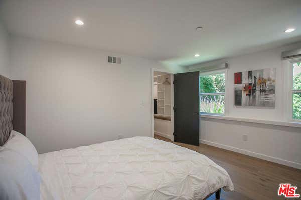 3751 Multiview Dr
