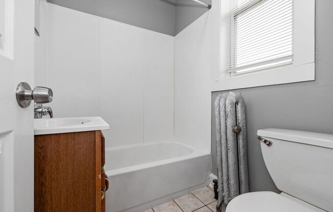 1 bed, 1 bath, 400 sqft, $1,950, Unit 4344 - 212