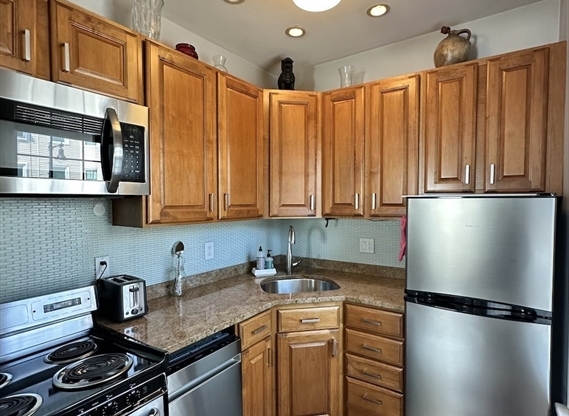 613 615 DORCHESTER AVE