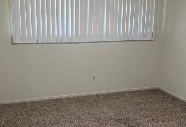 3 beds, 1.5 baths, 1,390 sqft, $2,300