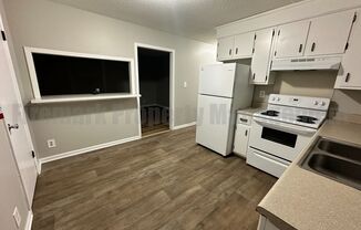 2 beds, 1 bath, 850 sqft, $899, Unit A