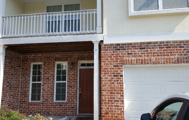 404 SAINT CLAIRE DR