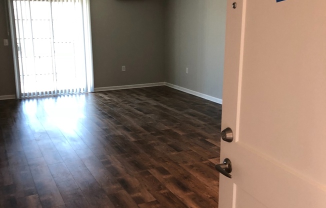 1 bed, 1 bath, 700 sqft, $960, Unit A 203