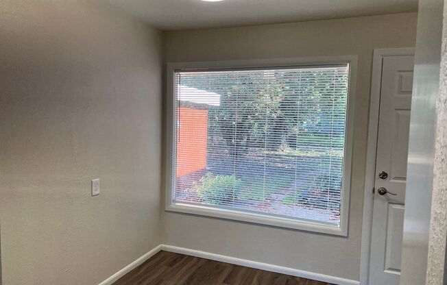 2 beds, 1 bath, $1,595