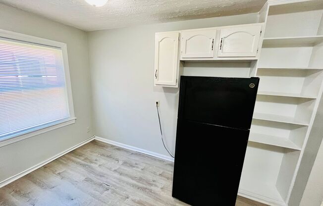 2 beds, 1 bath, $995