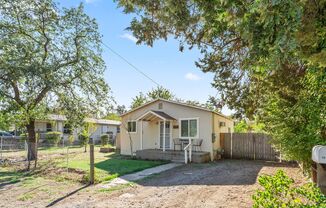 Fully Updated 2/1-Directly Across From 20th St Park- Available Now***Lease take over***