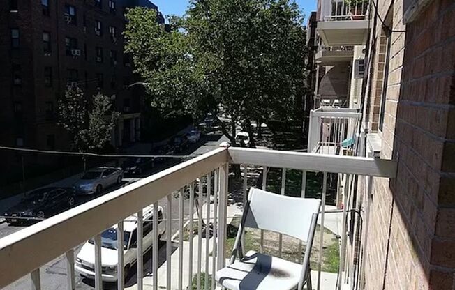 141-33 PERSHING CRESCENT
