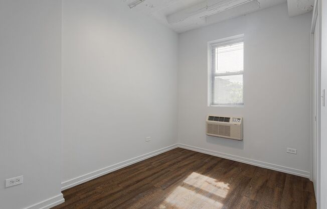 2 beds, 1 bath, 562 sqft, $2,300, Unit 402