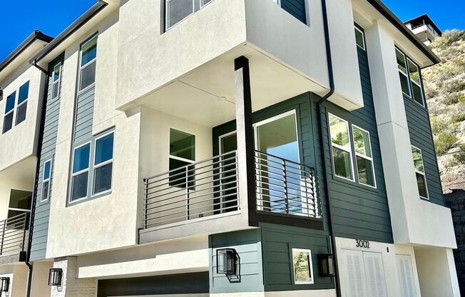 Brand New Townhome Overlooking Mission Valley