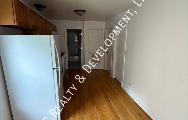 1512 W 17 ST