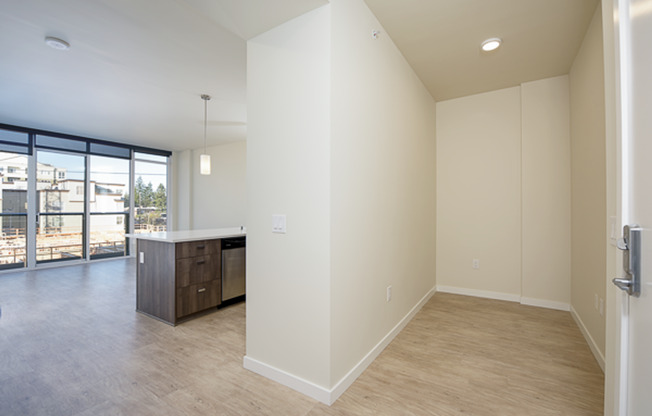 1 bed, 1 bath, 718 sqft, $3,599, Unit 909